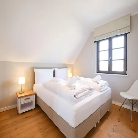 Ferienhaus Reetland Am Premium Reetdachvilla Mit 3 Schlafzimmern, Sauna Und Kamin H11